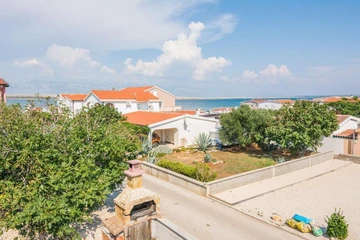 Apartment in Vir for 4 Guests with Partial Sea View