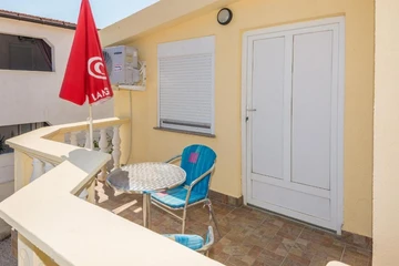 Studio Apartment in Vir with Partial Sea View