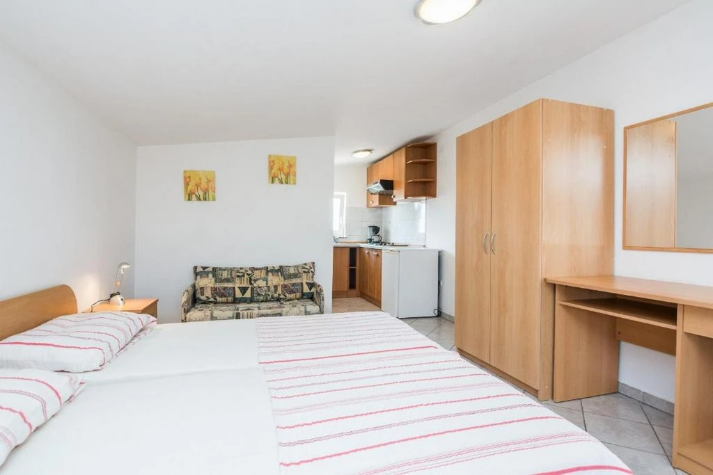 Studio Apartment in Vir with Partial Sea View