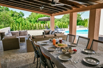 3-Bedroom Villa in Hreljin for Up to 6 Guests