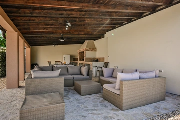 3-Bedroom Villa in Hreljin for Up to 6 Guests