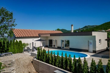3-Bedroom Villa in Hreljin for Up to 6 Guests