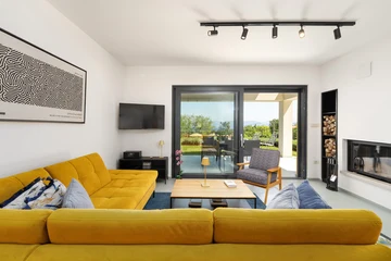 Sea-View Holiday House in Drenje for 6 Guests