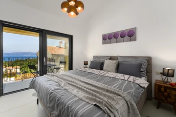 Sea-View Holiday House in Drenje for 6 Guests