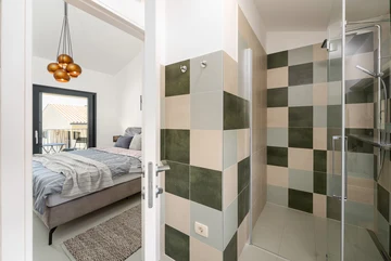 Sea-View Holiday House in Drenje for 6 Guests