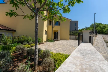 Sea-View Holiday House in Drenje for 6 Guests