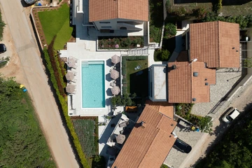 Sea-View Holiday House in Drenje for 6 Guests