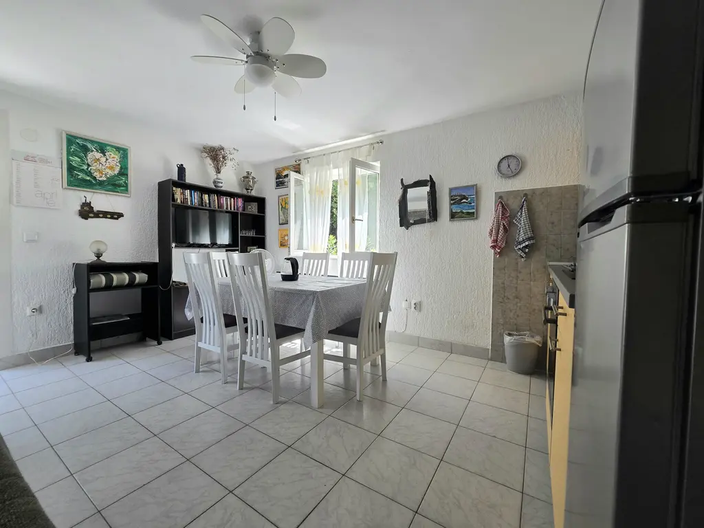 Njivice Apartment with Terrace for up to 3 Guests
