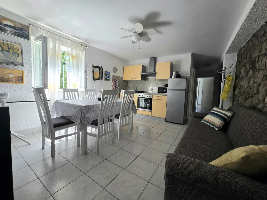 Njivice Apartment with Terrace for up to 3 Guests