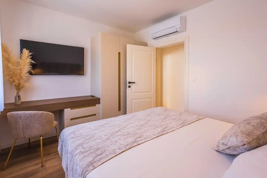 3-Bedroom Villa in Dobrinj for up to 6
