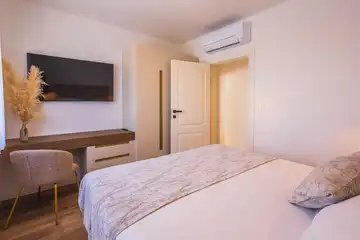 3-Bedroom Villa in Dobrinj for up to 6