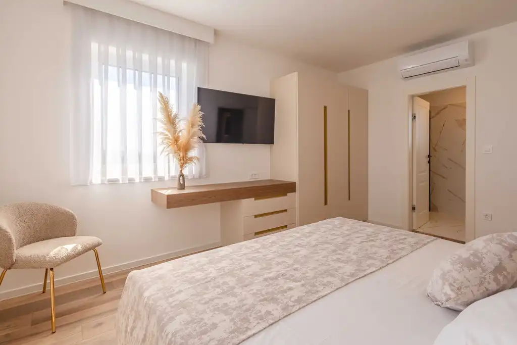 3-Bedroom Villa in Dobrinj for up to 6