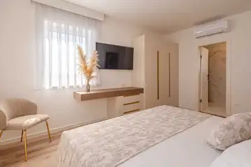 3-Bedroom Villa in Dobrinj for up to 6