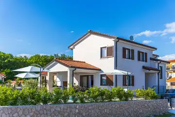 3-Bedroom Villa in Dobrinj for up to 6