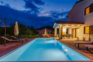 3-Bedroom Villa in Dobrinj for up to 6