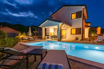 3-Bedroom Villa in Dobrinj for up to 6