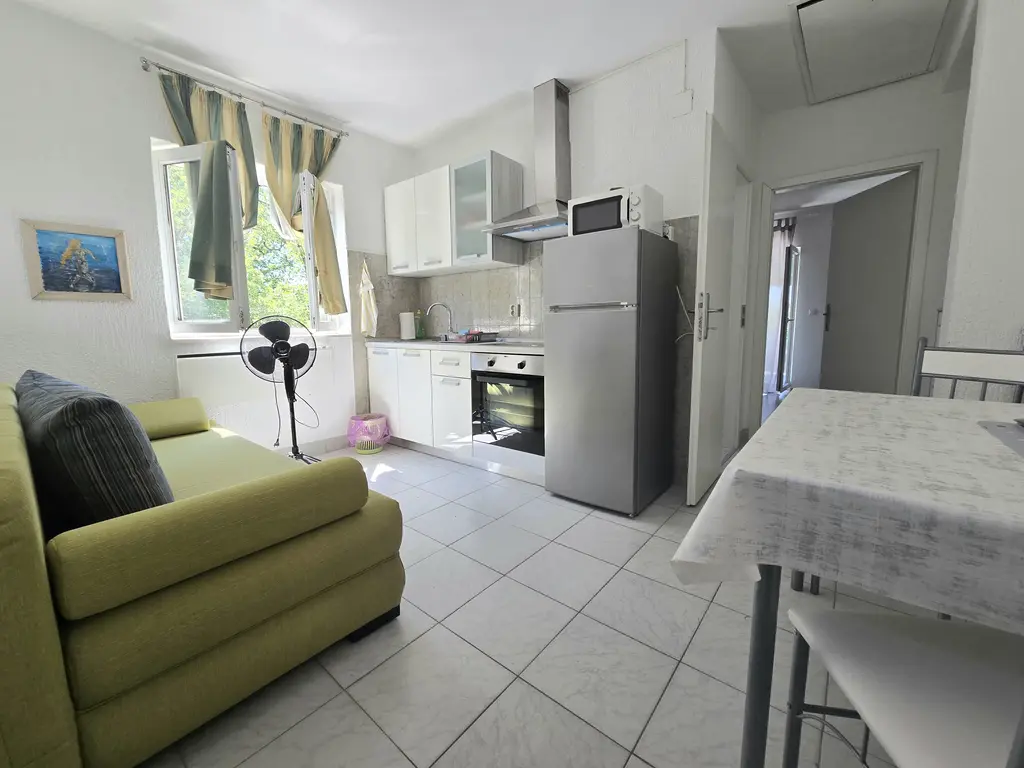 Apartment in Njivice with Balcony for 2