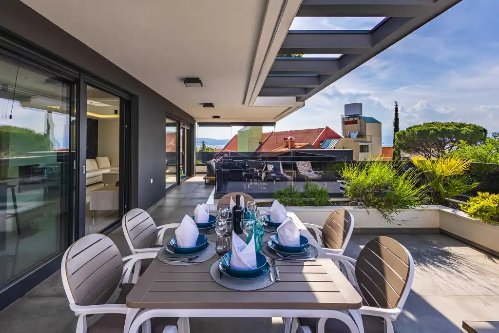 3-Bedroom Apartment in Njivice with Sea-View Terrace