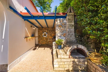 3-Bedroom Seafront Holiday House in Kraljevica