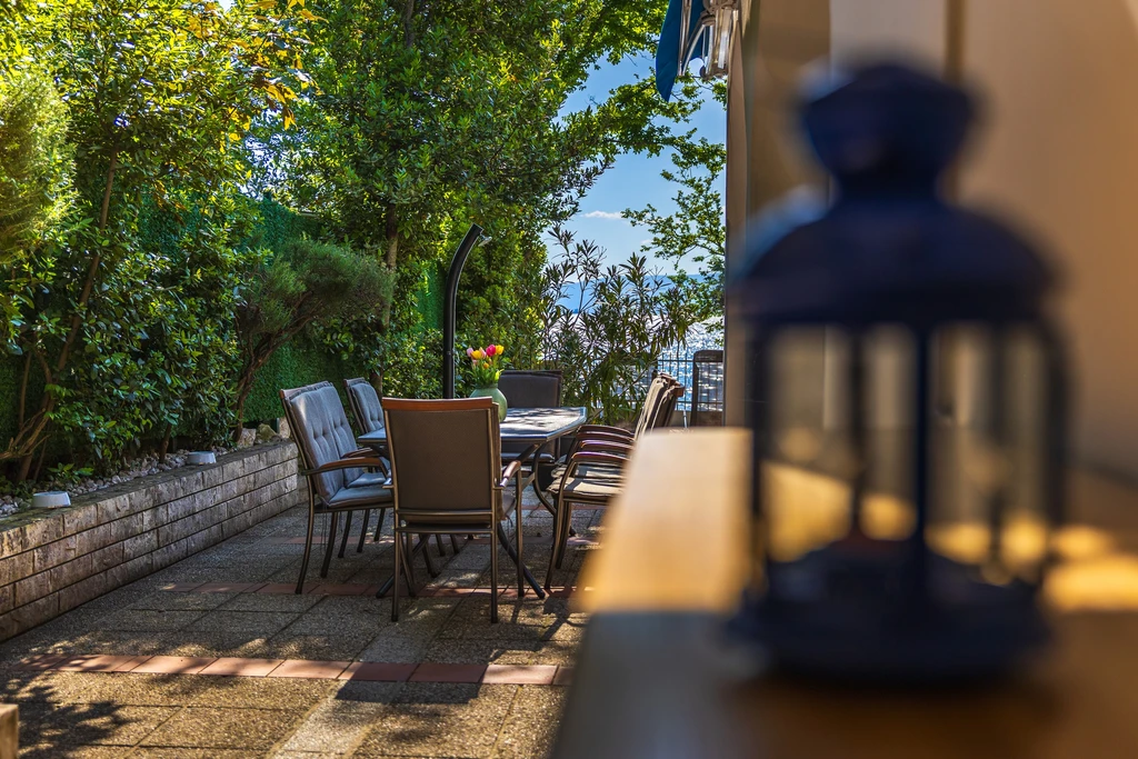 3-Bedroom Seafront Holiday House in Kraljevica