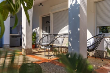 3-Bedroom Seafront Holiday House in Kraljevica