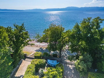3-Bedroom Seafront Holiday House in Kraljevica