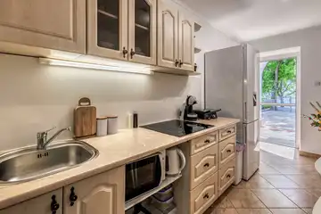 3-Bedroom Seafront Holiday House in Kraljevica