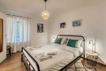 3-Bedroom Seafront Holiday House in Kraljevica