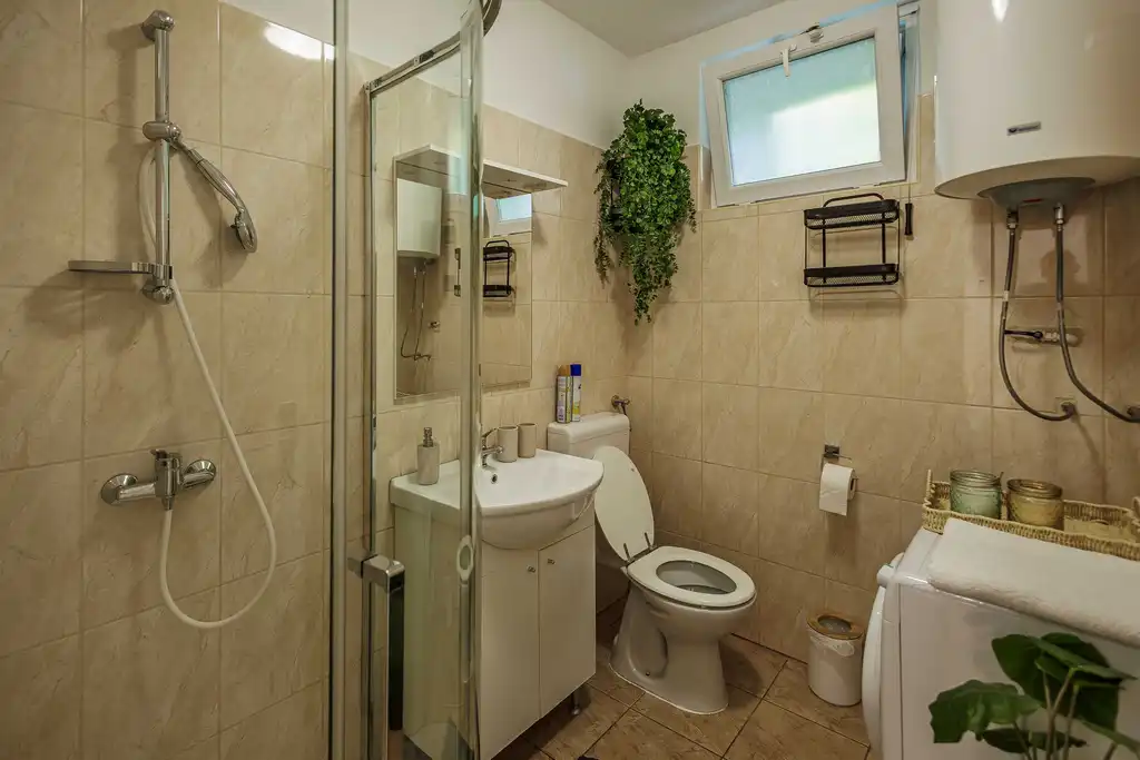 3-Bedroom Seafront Holiday House in Kraljevica