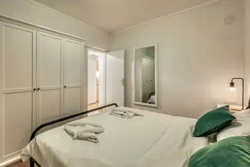 3-Bedroom Seafront Holiday House in Kraljevica