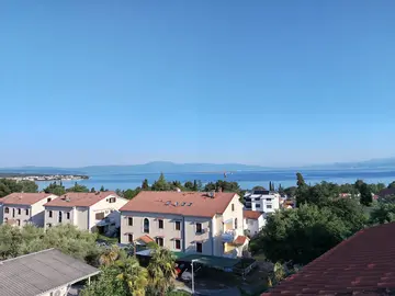 Malinska 1-Bedroom Apartment for Two with Sea View