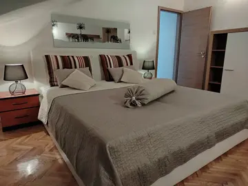 Malinska 1-Bedroom Apartment for Two with Sea View