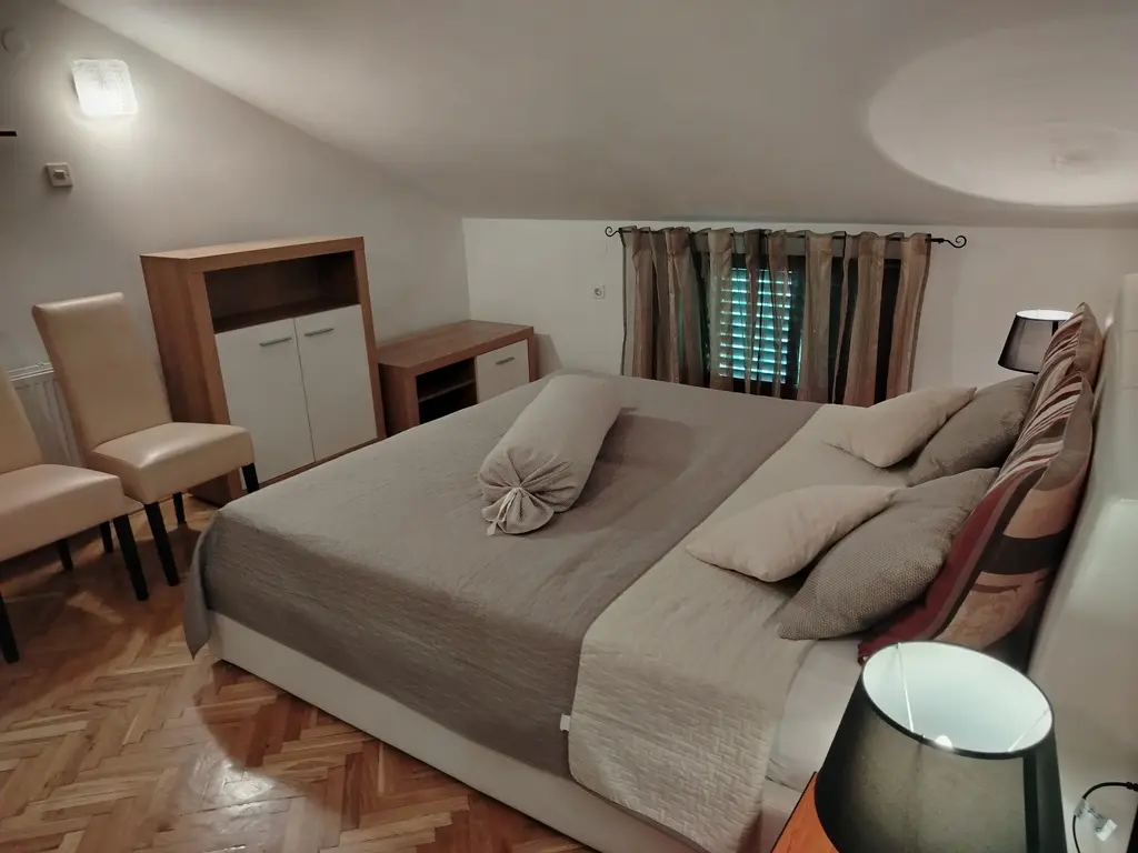 Malinska 1-Bedroom Apartment for Two with Sea View