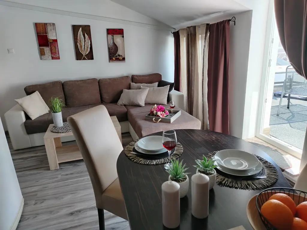 Malinska 1-Bedroom Apartment for Two with Sea View