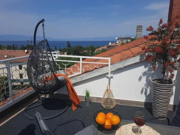 Malinska 1-Bedroom Apartment for Two with Sea View