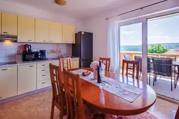 Sea-View Apartment in Čižići for 6 Guests