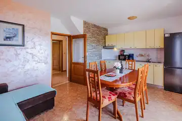 Sea-View Apartment in Čižići for 6 Guests