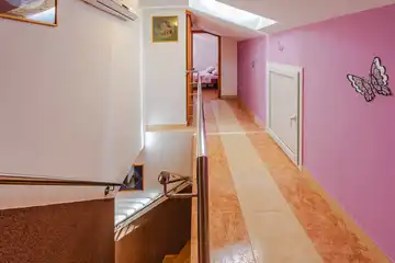 Sea-View Apartment in Čižići for 6 Guests