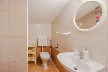 Sea-View Apartment in Čižići for 6 Guests