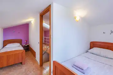 Sea-View Apartment in Čižići for 6 Guests