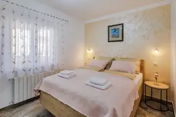 Apartment in Čižići for 4 Guests with Sea View