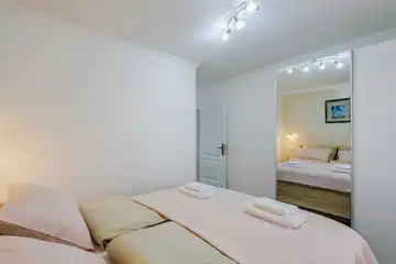 Apartment in Čižići for 4 Guests with Sea View