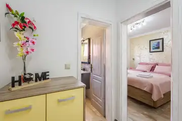 Apartment in Čižići for 4 Guests with Sea View