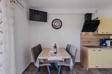 Apartment in Čižići for 4 Guests with Sea View