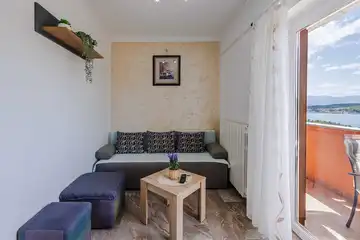 Apartment in Čižići for 4 Guests with Sea View