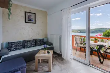 Apartment in Čižići for 4 Guests with Sea View