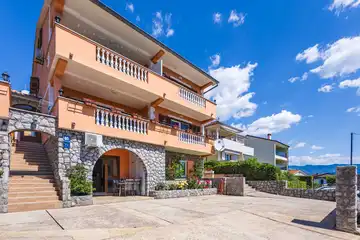 Apartment in Čižići for 4 Guests with Sea View