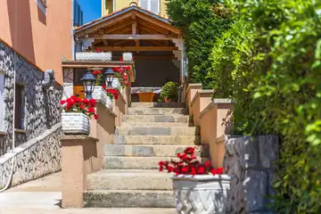 Ground-Floor Apartment in Čižići for Up to 6