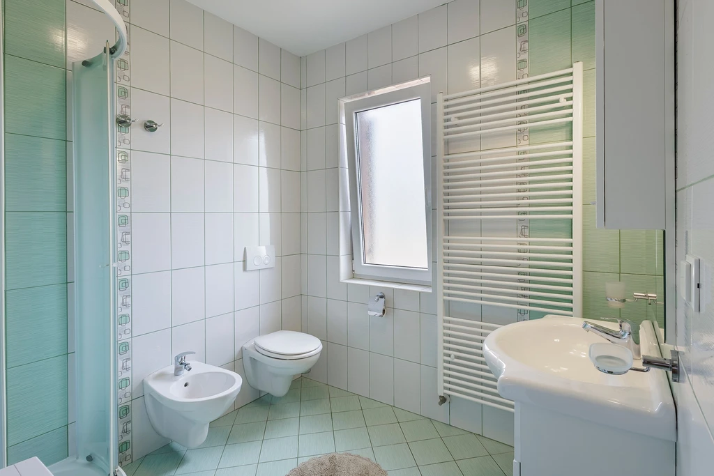 2-Bedroom Apartment in Čižići with Bay View