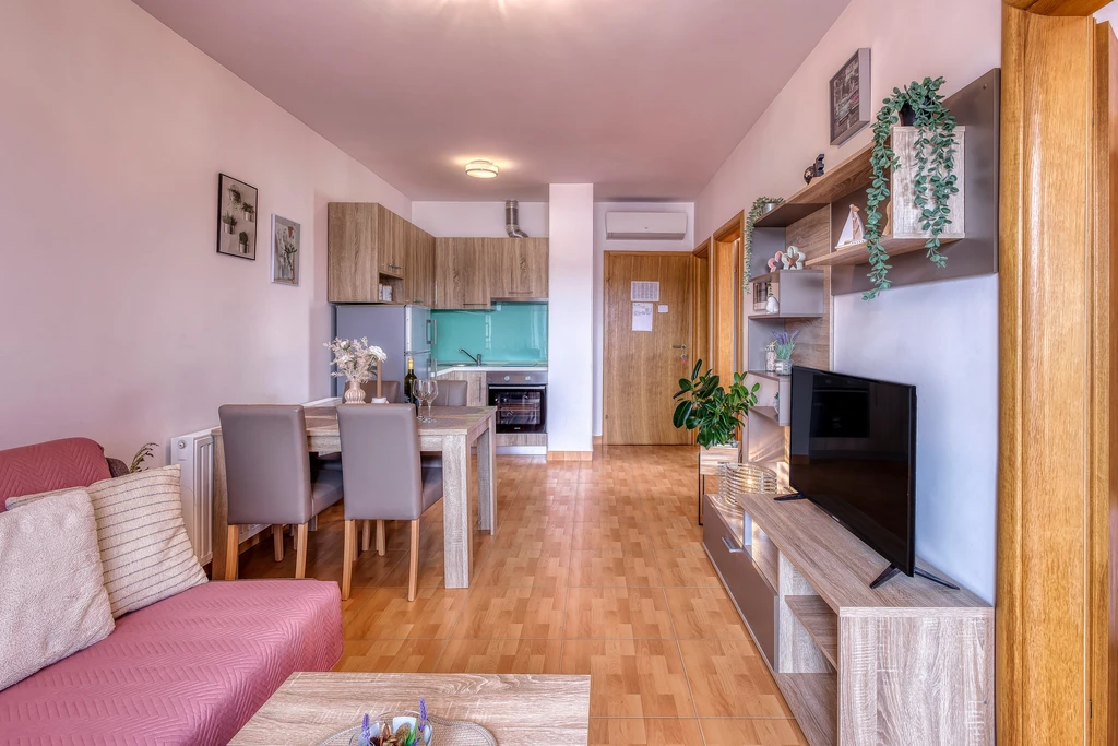 2-Bedroom Apartment in Čižići with Bay View